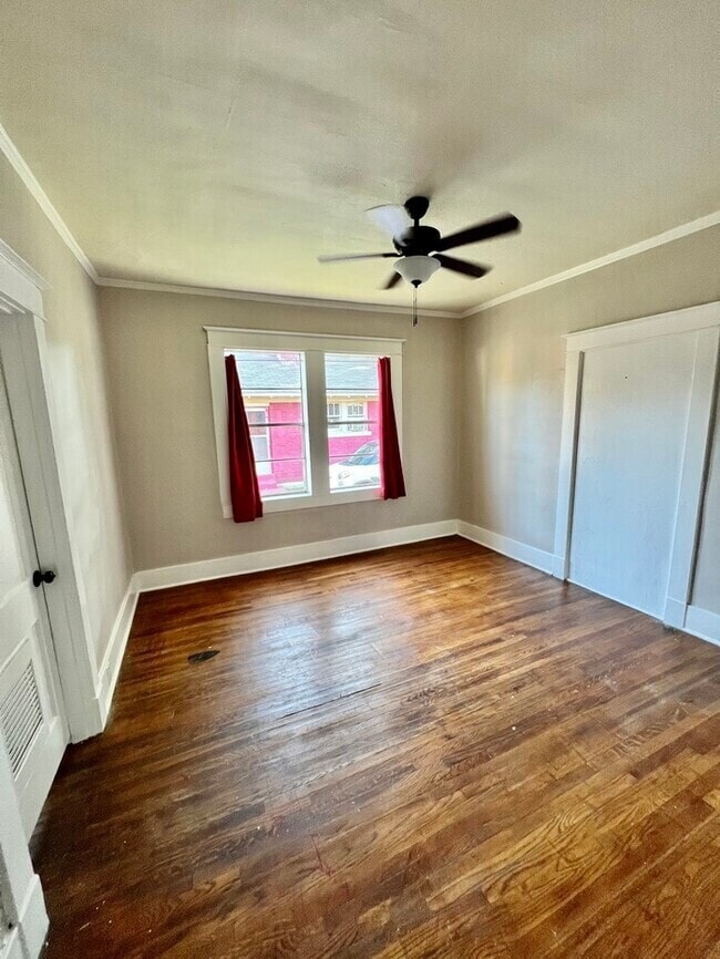 Building Photo - Historic Home 4 Bedroom