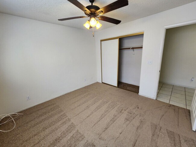 Building Photo - 1720 Navarre Ln