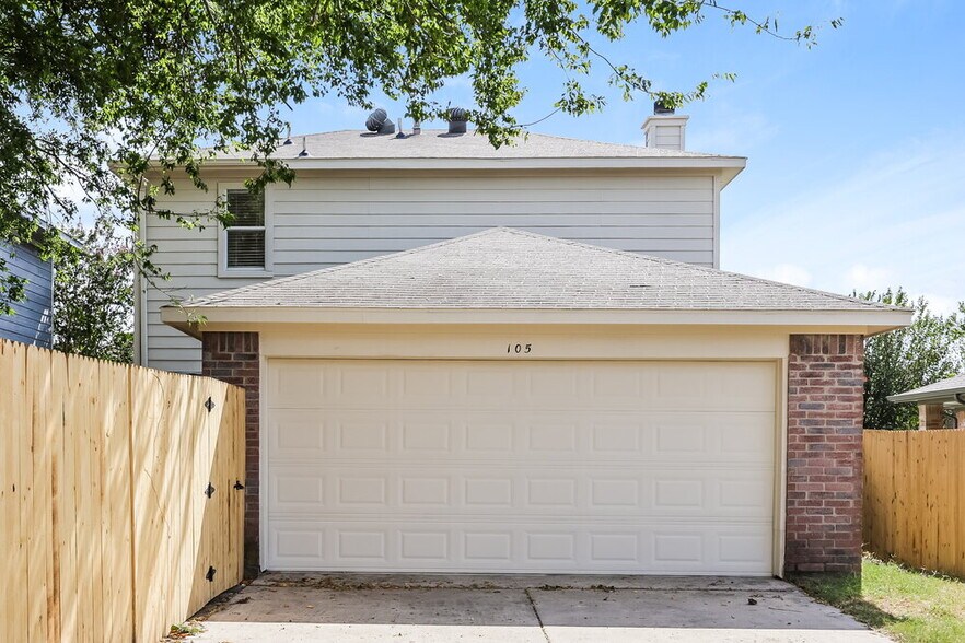 Building Photo - 105 Hunter Dr