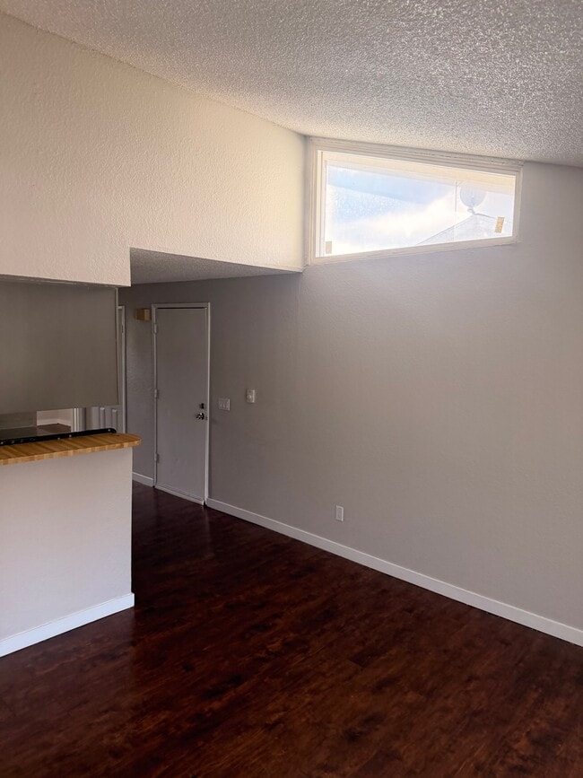Building Photo - 10836 1st Ave SW
