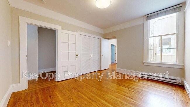 Building Photo - 1412 Lyon St