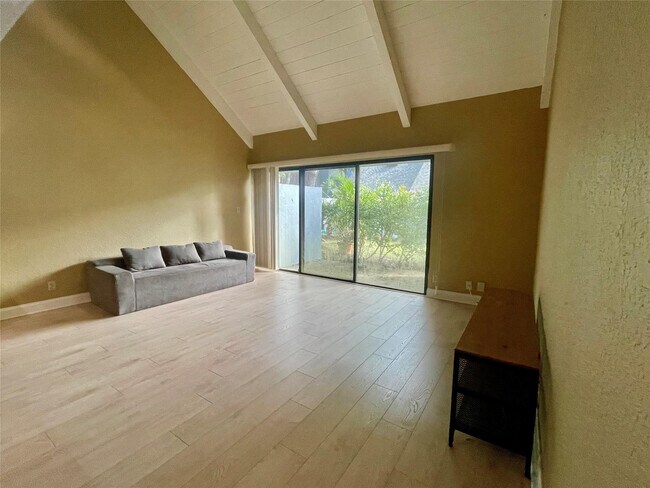 Building Photo - 57 Deer Creek Rd