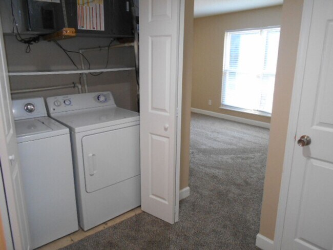 Building Photo - 2 bedroom, 1 bath condo in downtown Conway