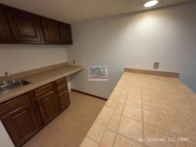 Building Photo - 2401 Virgo Dr