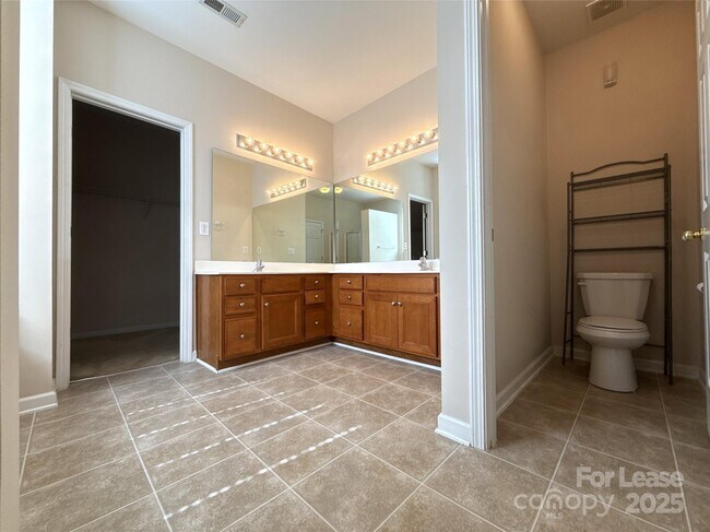 Building Photo - 1697 Lillywood Ln