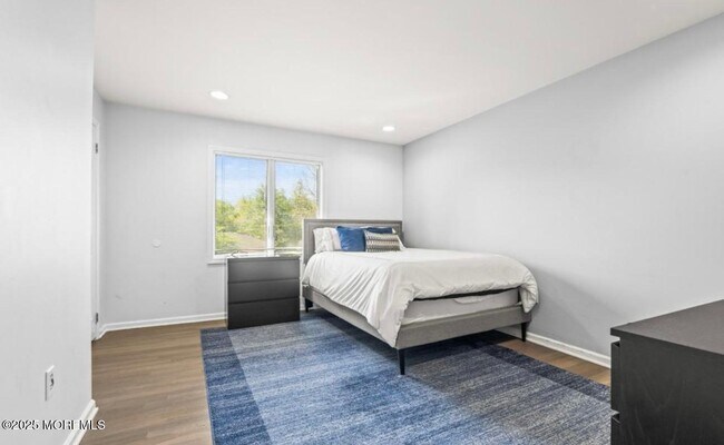 Building Photo - 16 Bridle Dr