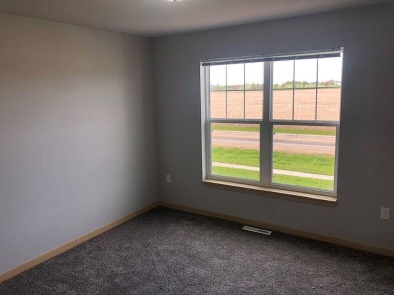 Building Photo - 6056 Driscoll Dr
