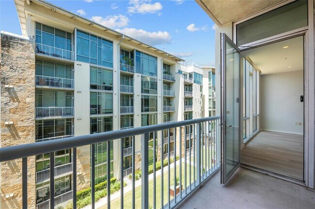 Building Photo - 1600 Barton Springs Rd