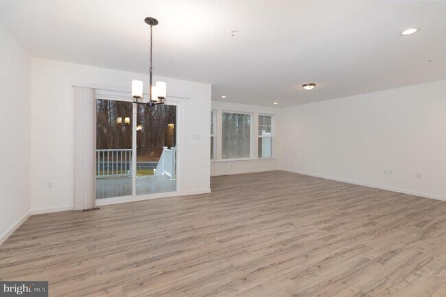 Building Photo - 104 Emma Cir