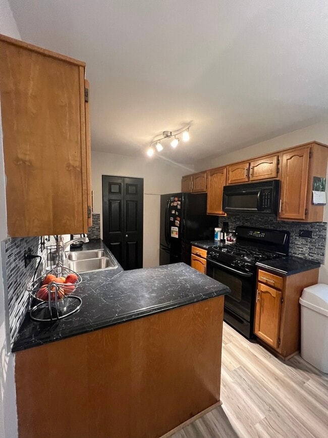 Building Photo - 759 Sterling Ct