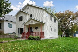 Building Photo - 1427 N Morgan Ave