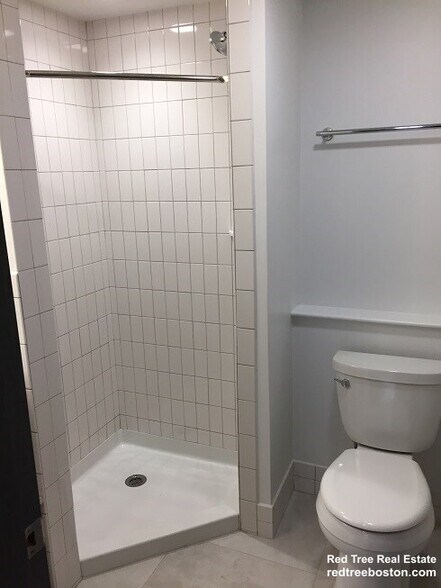 Building Photo - 144 Bowdoin St