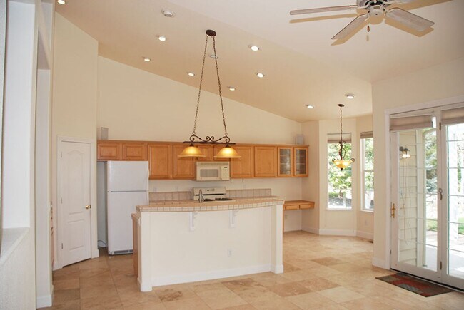 Building Photo - Red Hawk Golf View Home