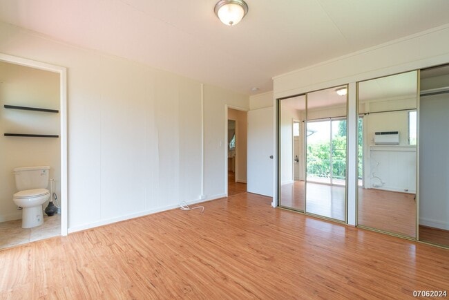 Building Photo - Rarely Available 3BA/2BA/2 Pkg SF in Aiea ...