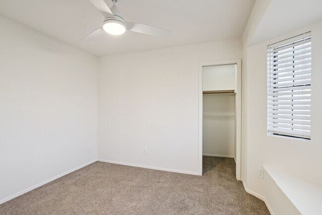 Building Photo - 923 N 59th St