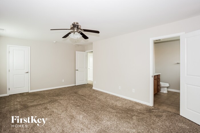 Building Photo - 2030 Hamil Ridge Dr