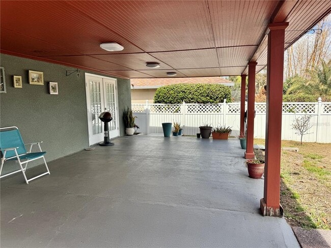 Building Photo - 220 Milford St