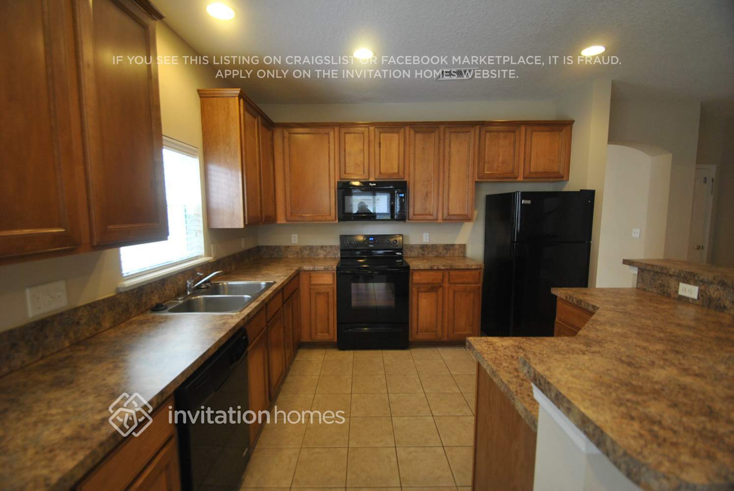 Building Photo - 3805 Westridge Dr