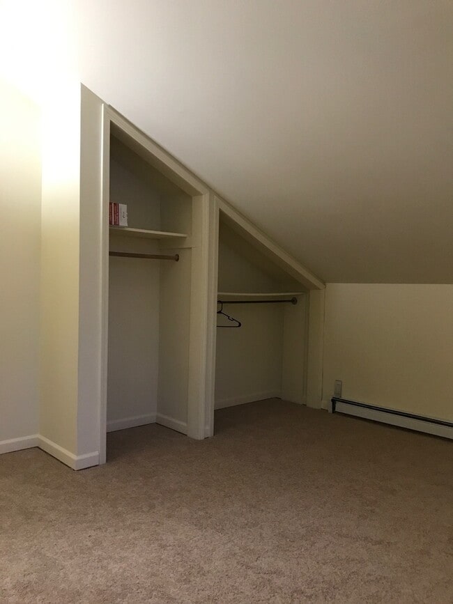 Building Photo - 147 Hunt Ct