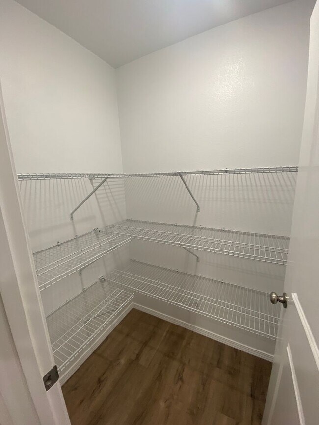 Building Photo - Brand New Home!!