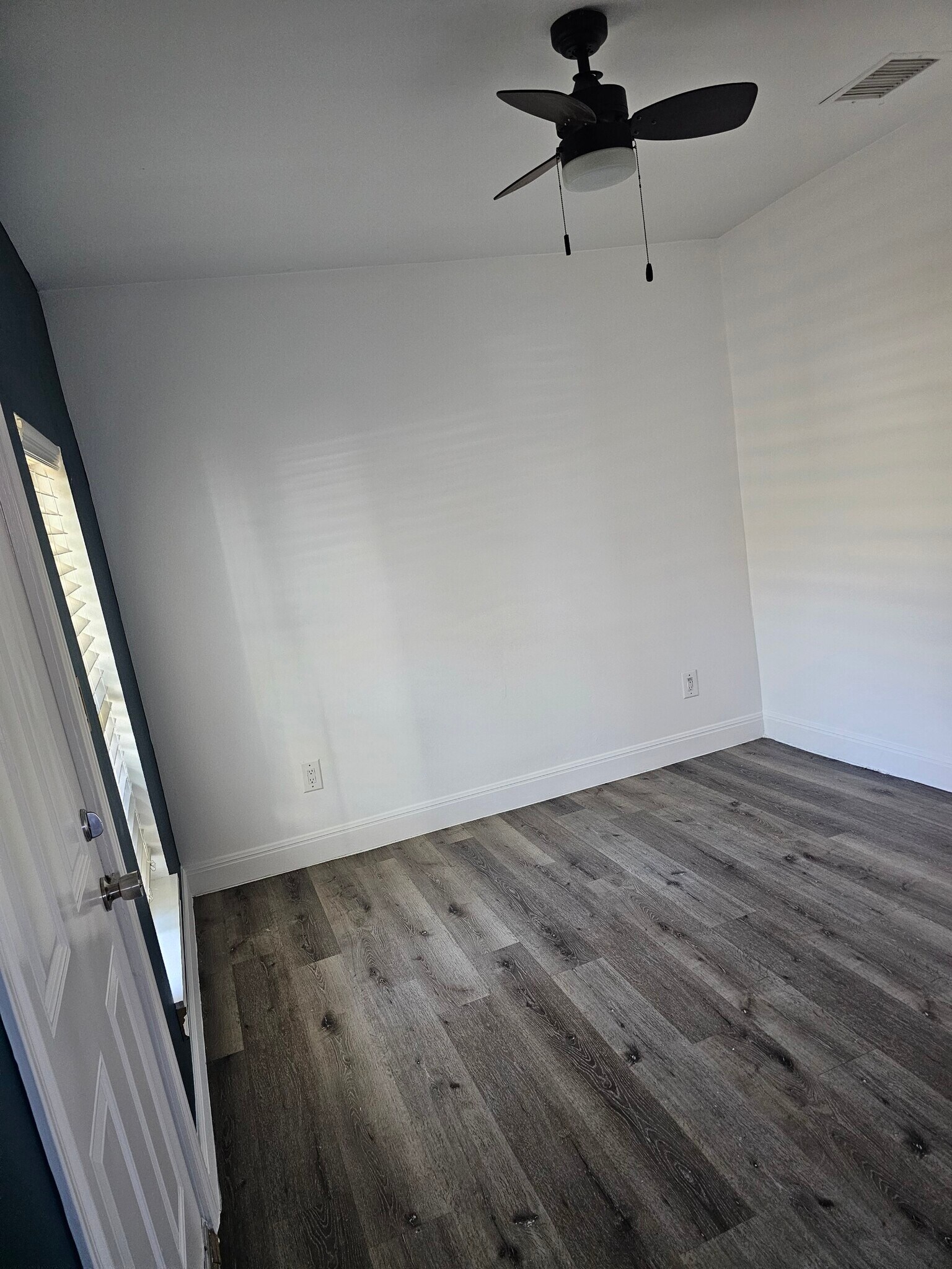 Building Photo - 211 W Mitchell St