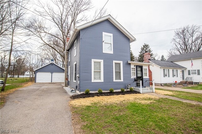 Building Photo - 112 Chestnut St