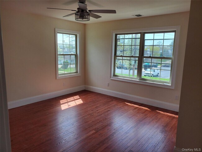 Building Photo - 529 Maple Ave