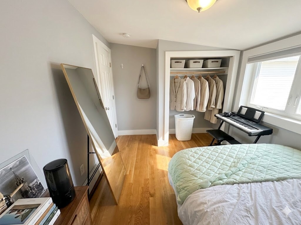 Building Photo - 287 Beacon St