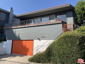 Building Photo - 3831 Franklin Ave