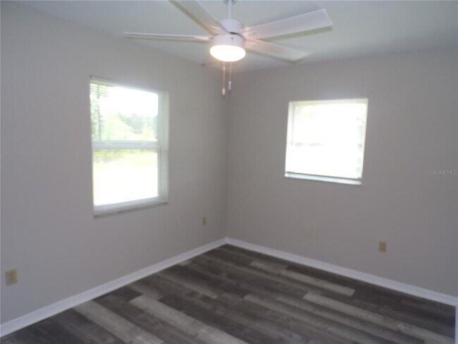 Building Photo - 1088 Melville Rd