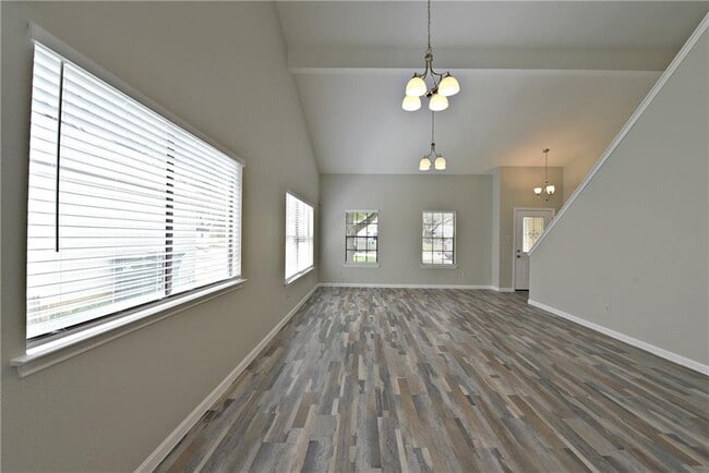 Building Photo - 13003 Sinton Ln