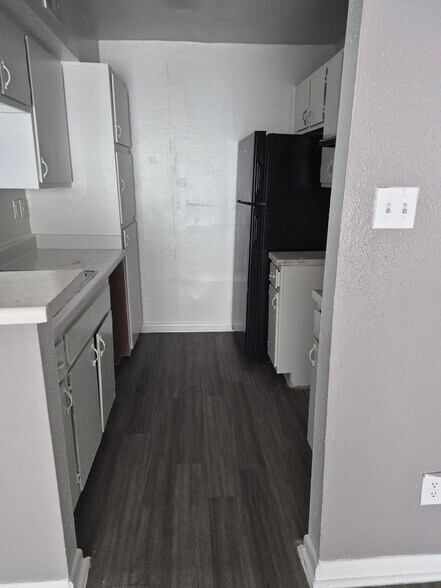 Building Photo - 9701 Forum Park Dr