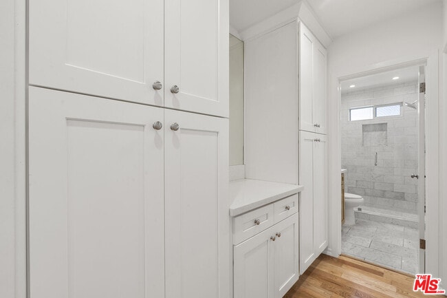 Building Photo - 923 N San Vicente Blvd