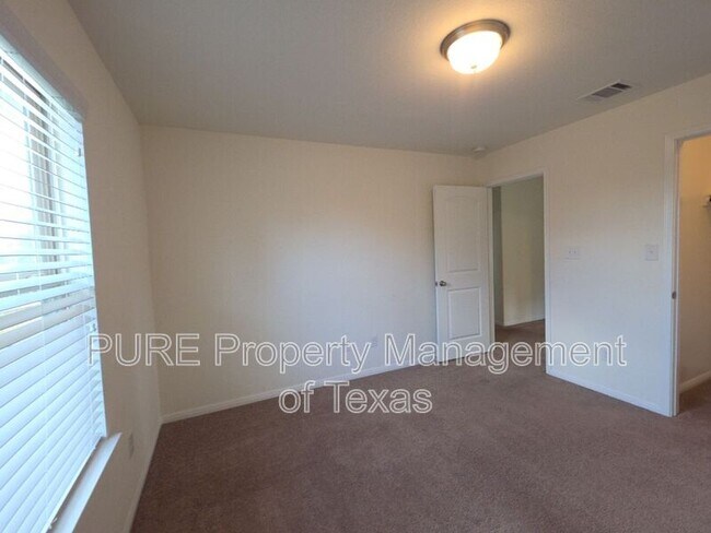 Building Photo - 417 Cinnamon Teal Ln
