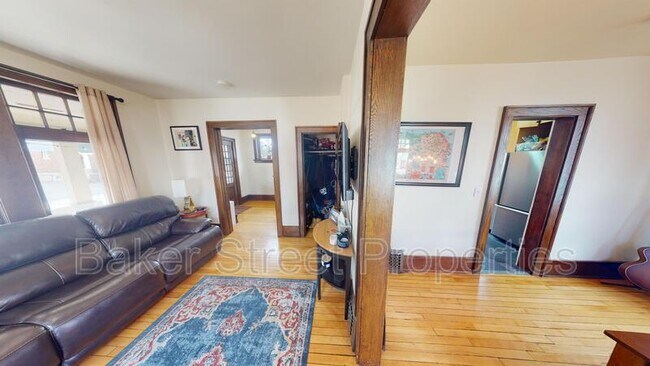 Building Photo - 809 Sycamore Pl