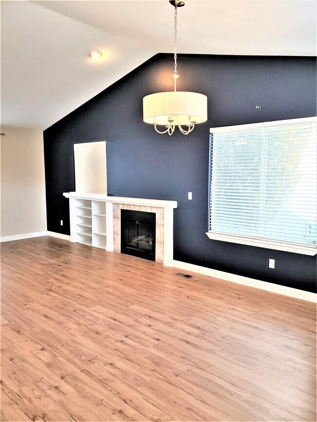 Building Photo - 478 Elizabeth Day Cove