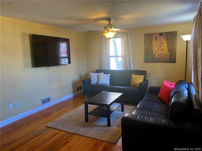 Building Photo - 54 Summit Ave