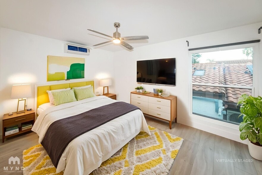 Building Photo - 13942 Mango Dr