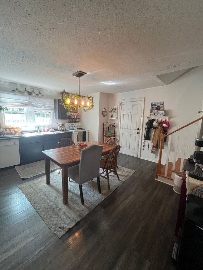 Building Photo - Charming East Nashville Home, 3 Bedrooms/3 baths, fenced yard