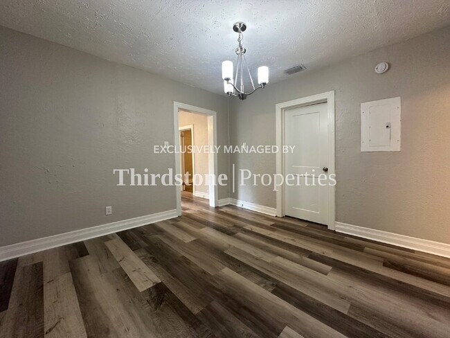 Building Photo - 7827 Mattox Ave
