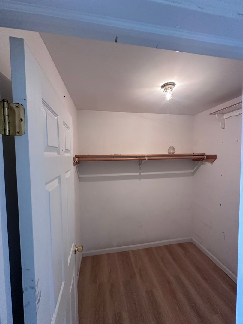 Building Photo - 2 Concord Dr