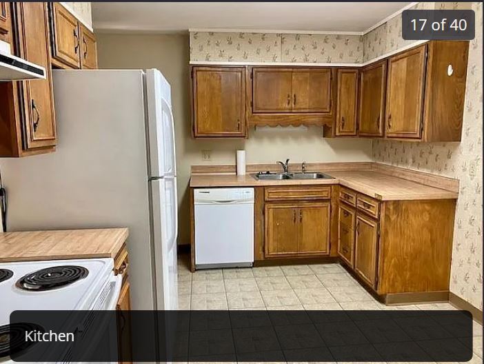 Kitchen with all appliances - 6898 Newman Street