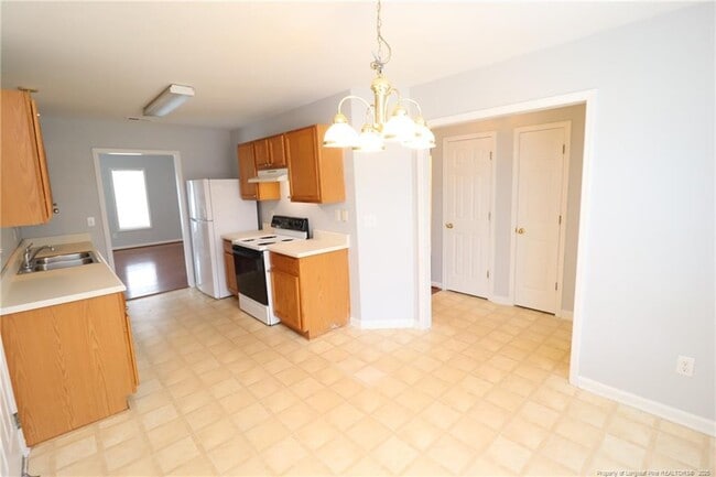 Building Photo - 4105 Scofield Dr