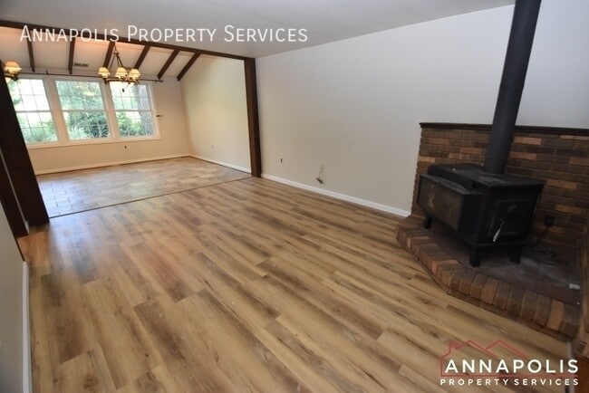 Building Photo - 821 Macsherry Dr