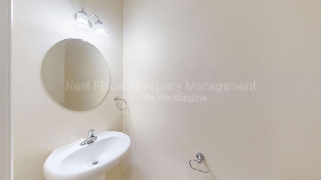 Building Photo - 13339 Solar Dr