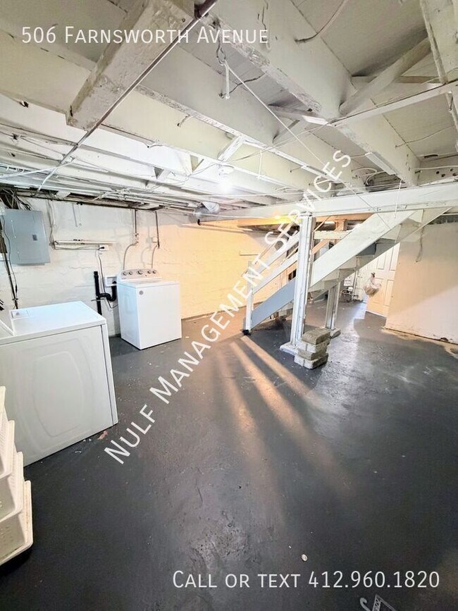 Building Photo - 506 Farnsworth Ave