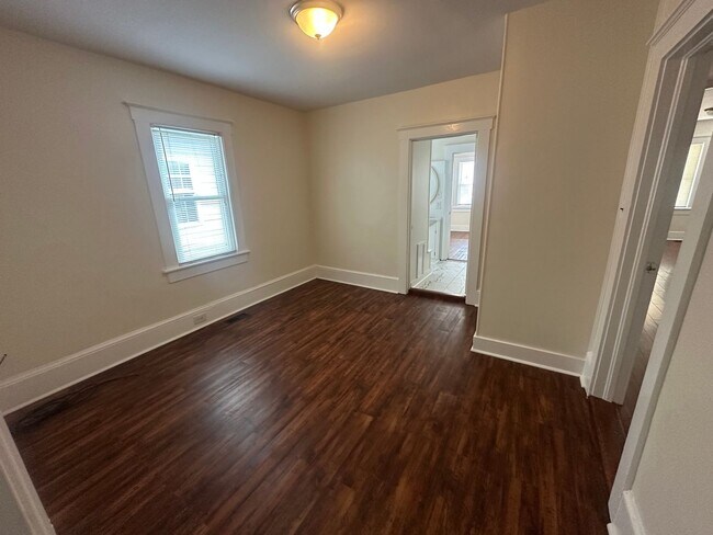 Building Photo - Charming Downtown Gem with Walkable Location Near Soda Pop District - Pet Friendly!