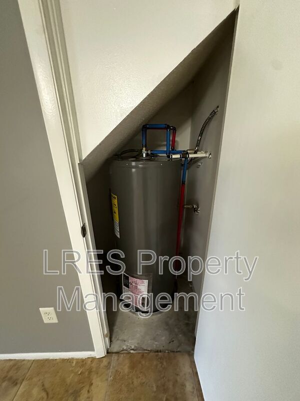 Building Photo - 2706 Graduate Ct