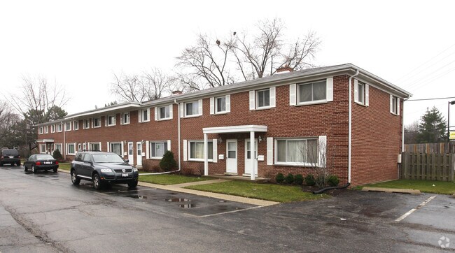 Primary Photo - 930-938 N Boxwood Dr