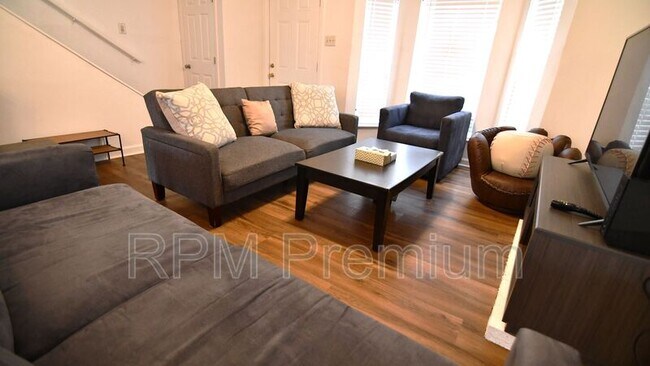 Building Photo - 1795 Boulevard De Province Blvd